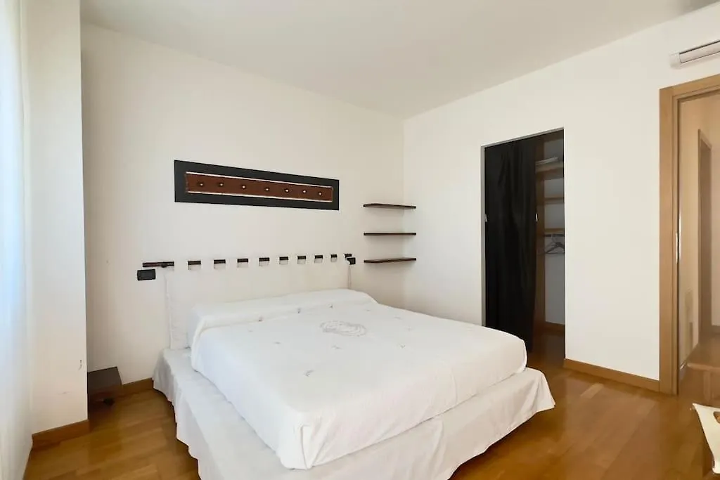 Magica Immobiliare - Il Centrale 401A ليدو دي يسولو إيطاليا